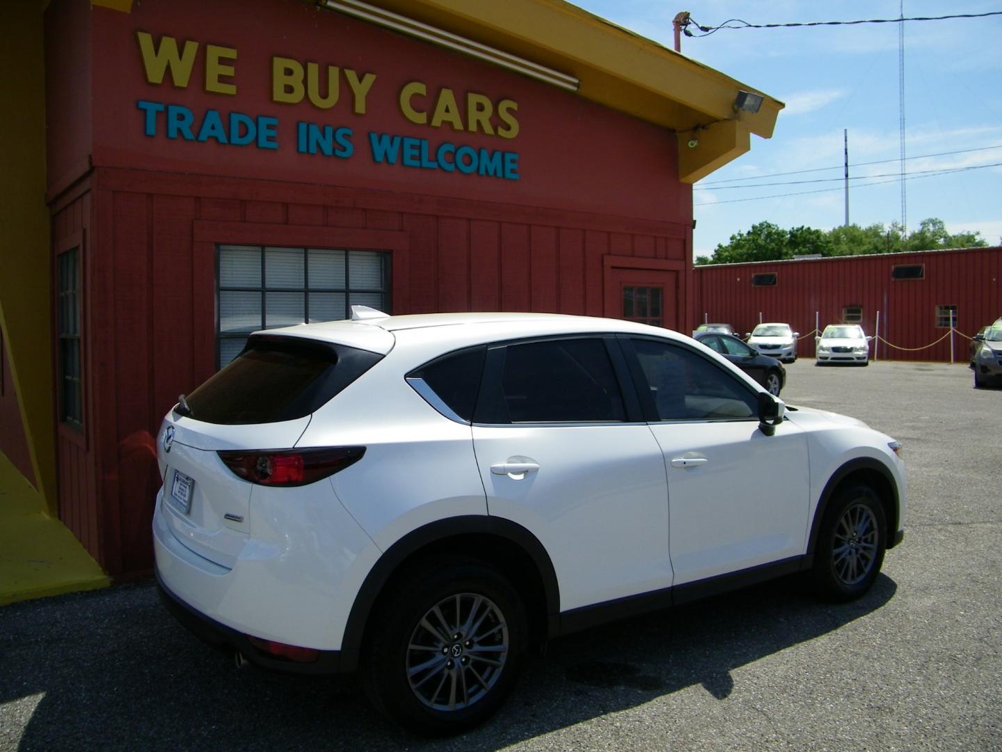 2019 White /Beige Mazda CX-5 Touring (JM3KFACM8K1) with an 2.5L L4 DOHC 16V engine, 6A transmission, located at 4000 Bee Ridge Road, Sarasota, FL, 34233, (941) 926-0300, 27.298664, -82.489151 - Photo#2